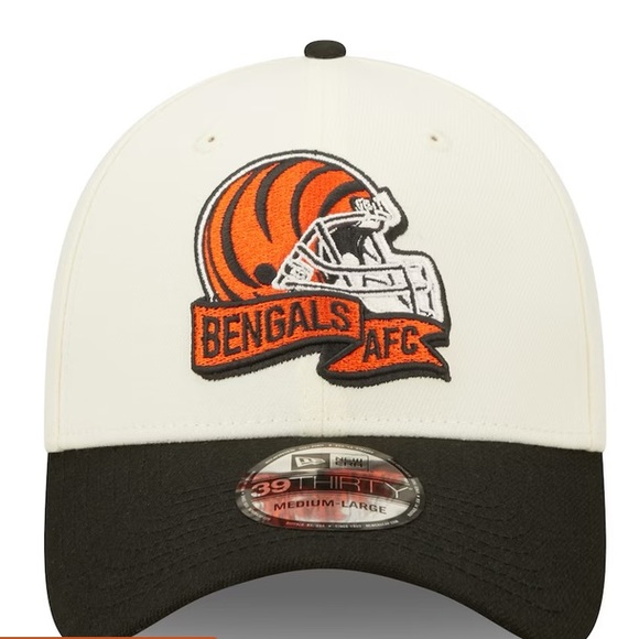 Men's New Era Cincinnati Bengals 2022 Sideline-39THIRTY 2-Tone Flex Hat - Picture 2 of 6